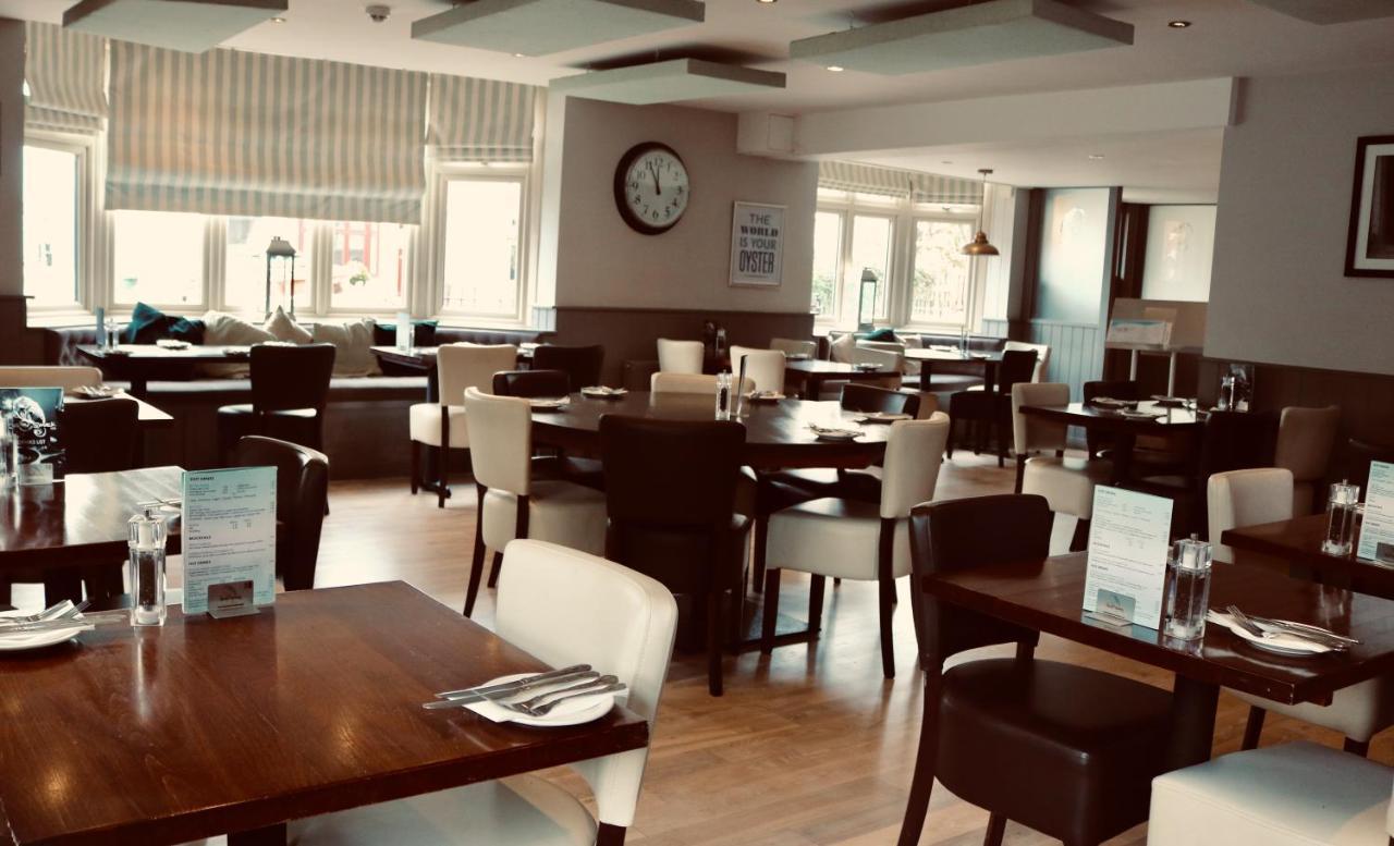 The Oyster Smack Hotel Burnham-on-Crouch Exterior photo